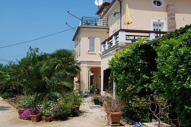 Bungalow Leo سافودغيا المظهر الخارجي الصورة